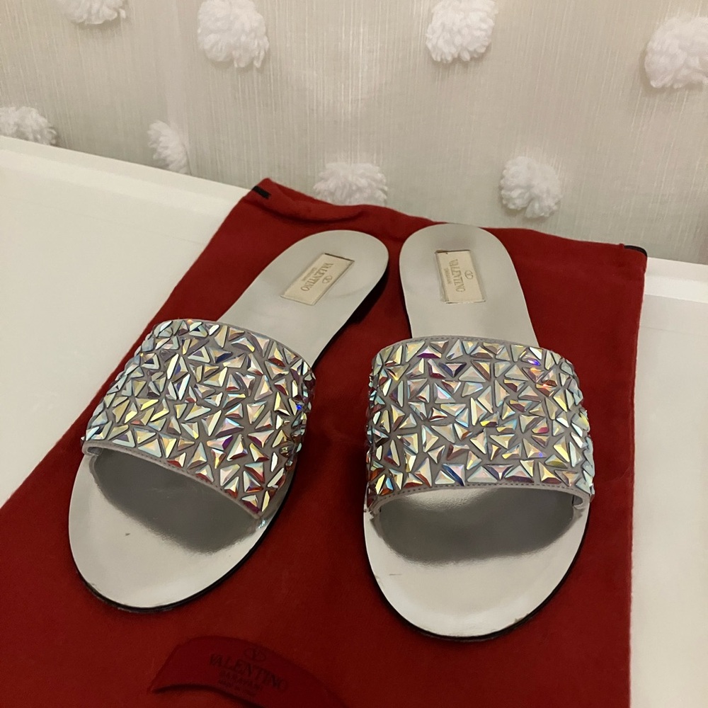 Authentic Valentino Slides - Picture 2 of 10